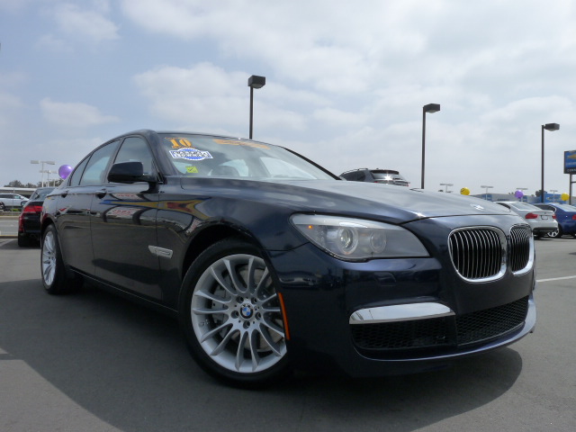 BMW 7 series 2010 photo 1