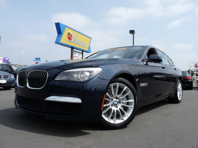 BMW 7 series 2010 photo 4