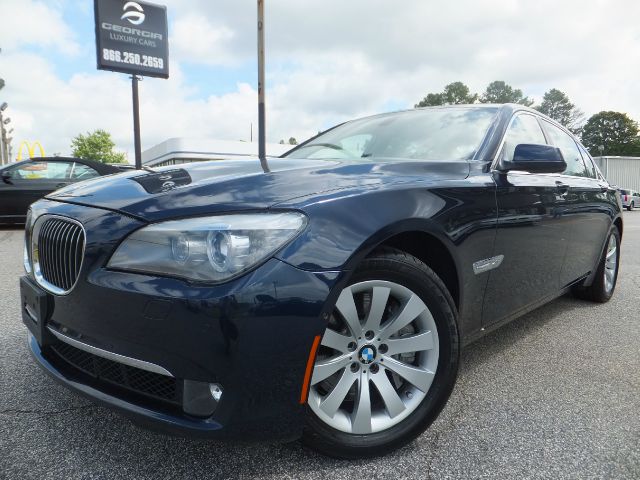 BMW 7 series 2010 photo 1