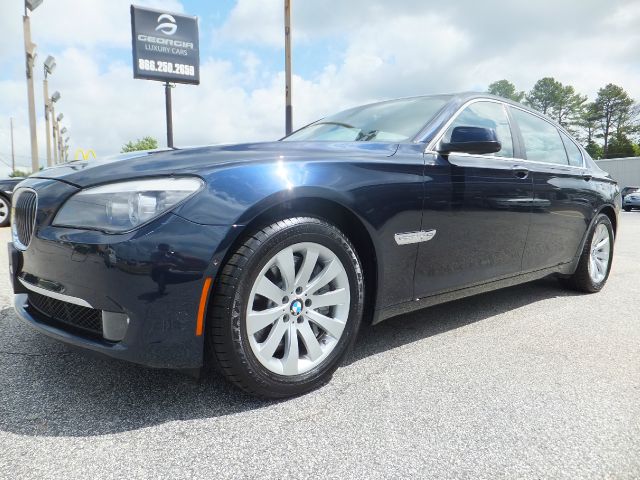 BMW 7 series 2010 photo 25