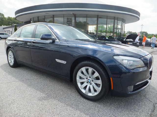BMW 7 series 2010 photo 29