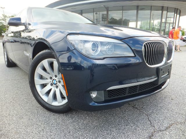 BMW 7 series 2010 photo 35