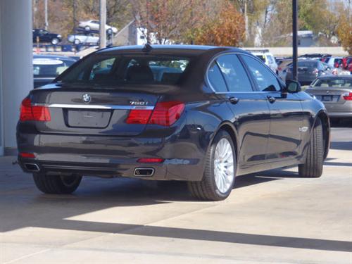 BMW 7 series 2010 photo 1