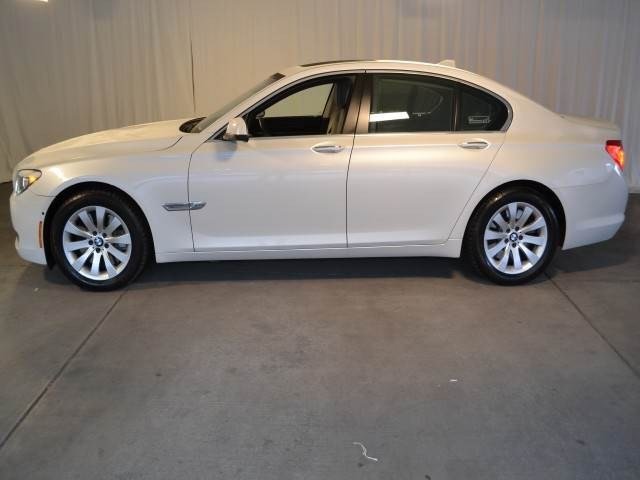 BMW 7 series 2010 photo 5