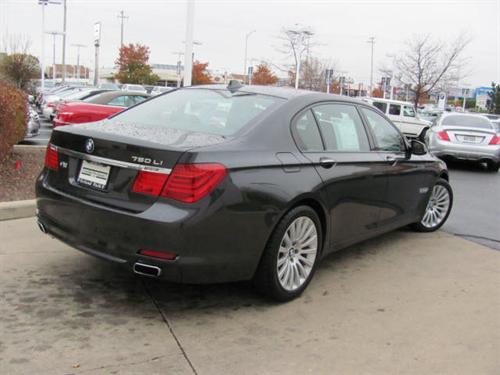BMW 7 series 2010 photo 2