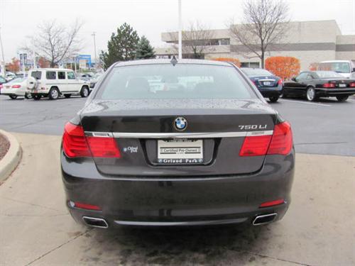 BMW 7 series 2010 photo 3