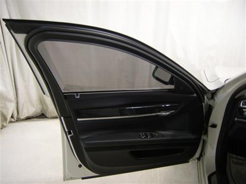 BMW 7 series 2010 photo 1