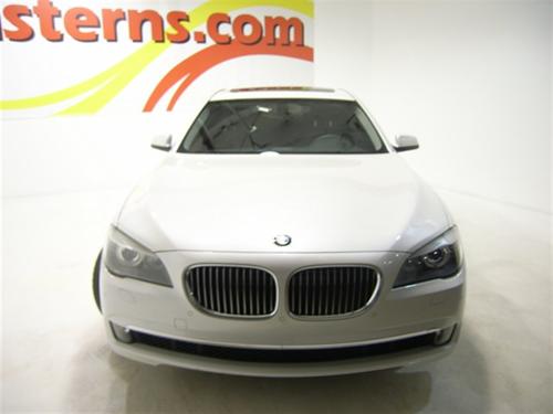 BMW 7 series 2010 photo 3