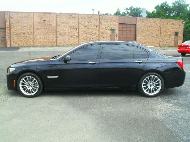 BMW 7 series 2010 photo 4