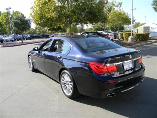 BMW 7 series 2011 photo 3