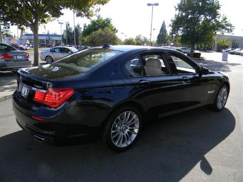 BMW 7 series 2011 photo 4