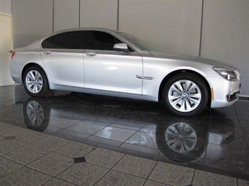 BMW 7 series 2011 photo 1