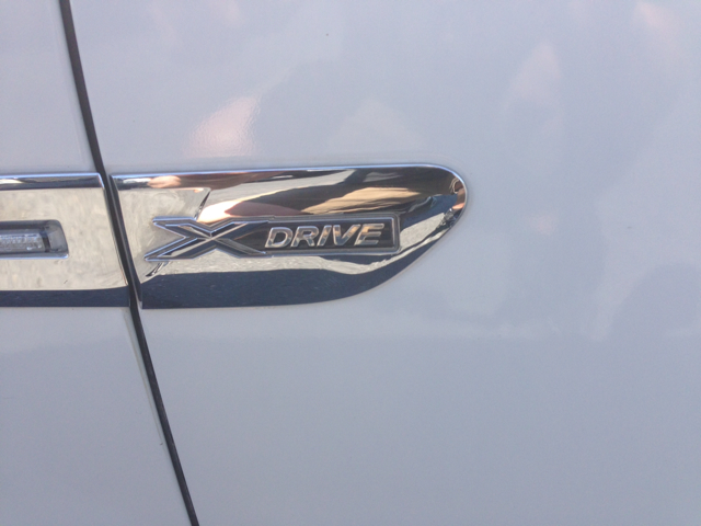 BMW 7 series 2011 photo 1