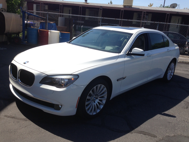 BMW 7 series 2011 photo 3