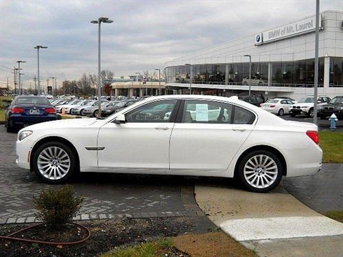 BMW 7 series 2011 photo 1