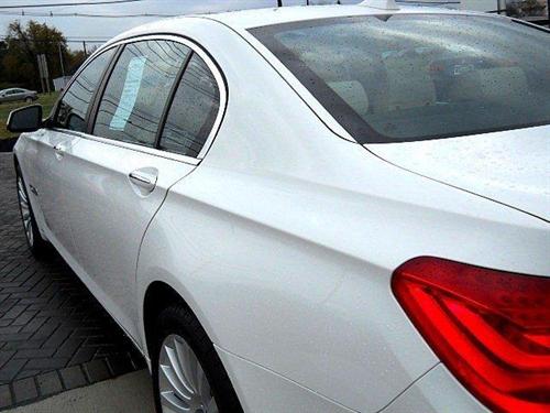 BMW 7 series 2011 photo 3