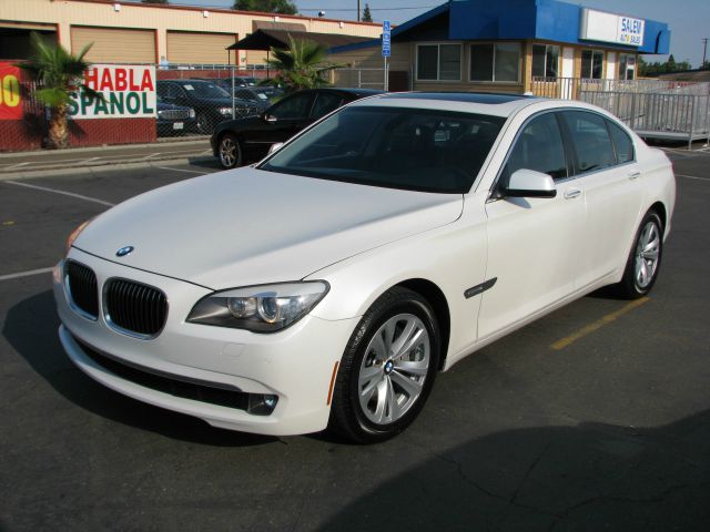 BMW 7 series 2011 photo 0