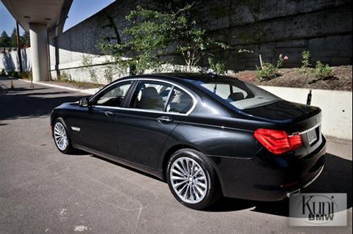 BMW 7 series 2011 photo 3