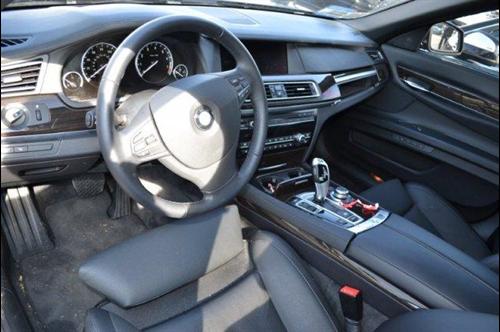 BMW 7 series 2011 photo 3