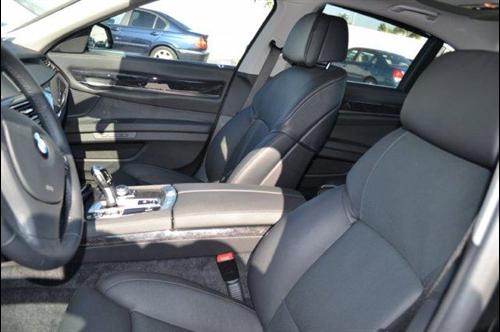 BMW 7 series 2011 photo 3