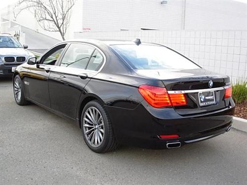 BMW 7 series 2011 photo 3