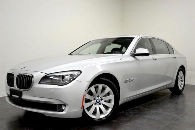 BMW 7 series 2011 photo 1