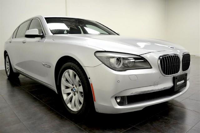 BMW 7 series 2011 photo 2