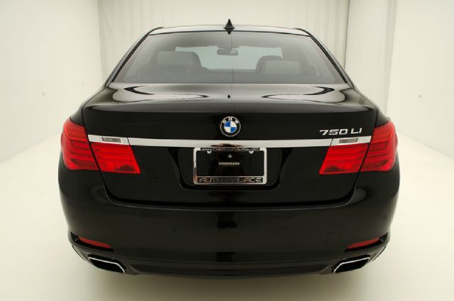 BMW 7 series 2011 photo 0