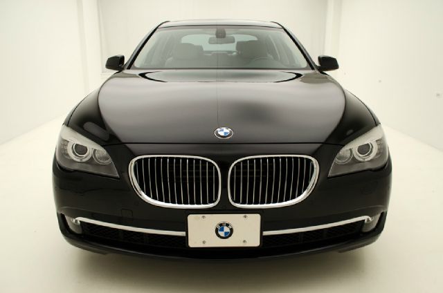 BMW 7 series 2011 photo 4