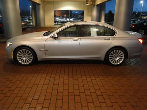 BMW 7 series 2011 photo 1