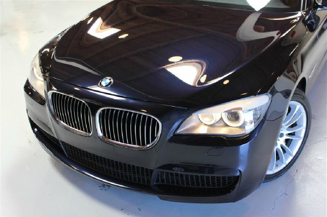 BMW 7 series 2011 photo 3