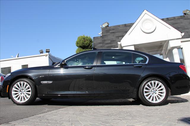 BMW 7 series 2011 photo 4