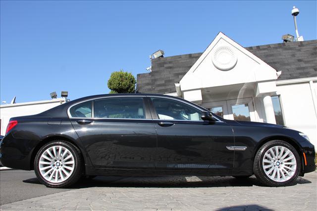 BMW 7 series 2011 photo 5