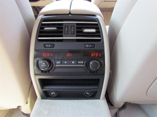 BMW 7 series 2011 photo 1