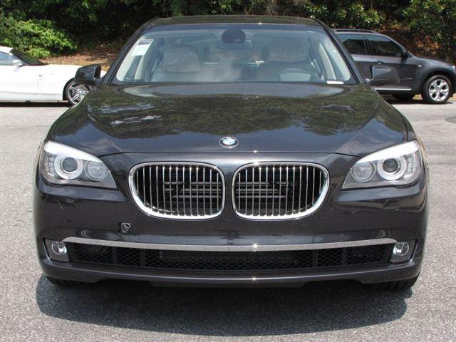 BMW 7 series 2012 photo 1