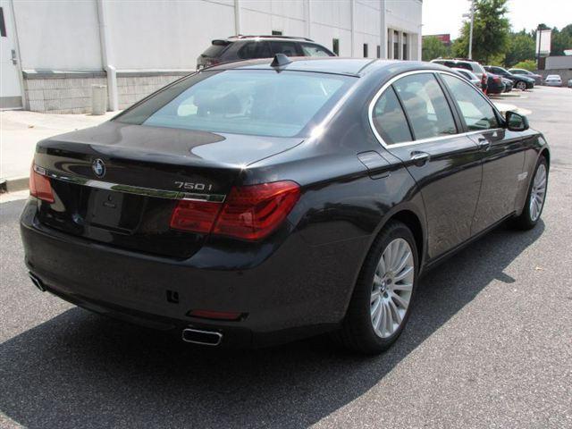 BMW 7 series 2012 photo 3