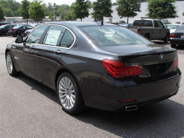 BMW 7 series 2012 photo 5