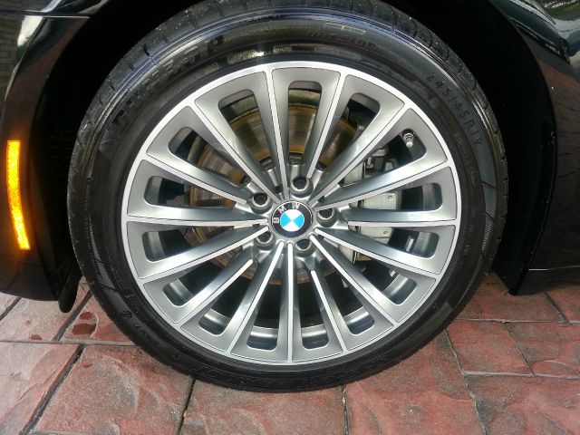 BMW 7 series 2012 photo 15