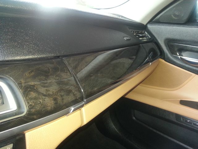 BMW 7 series 2012 photo 9