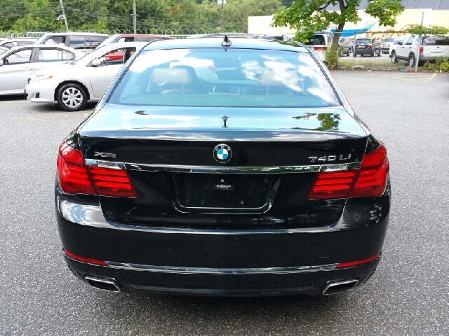 BMW 7 series 2013 photo 2