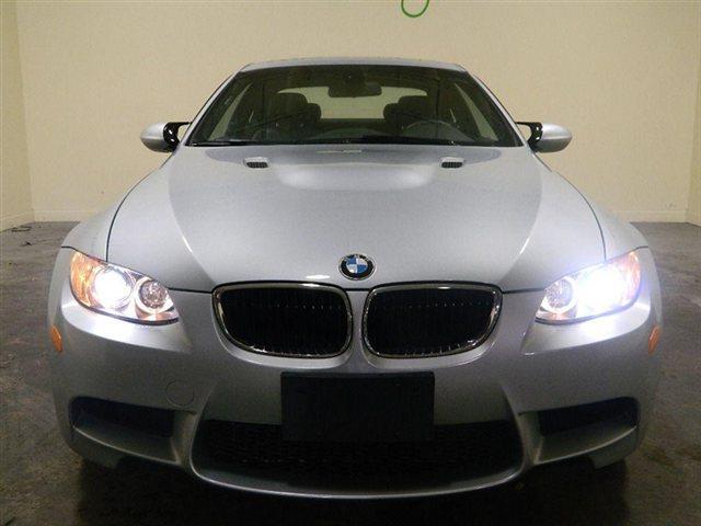 BMW M3 2010 photo 3