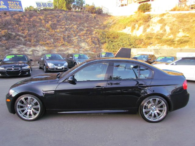 BMW M3 2011 photo 2