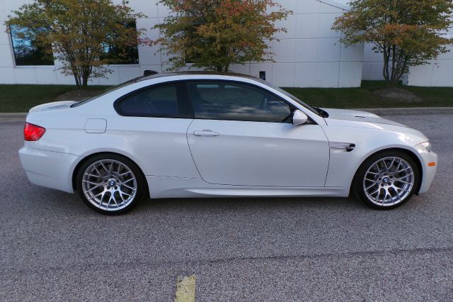 BMW M3 2012 photo 2