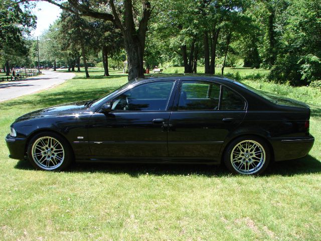 BMW M5 2000 photo 2
