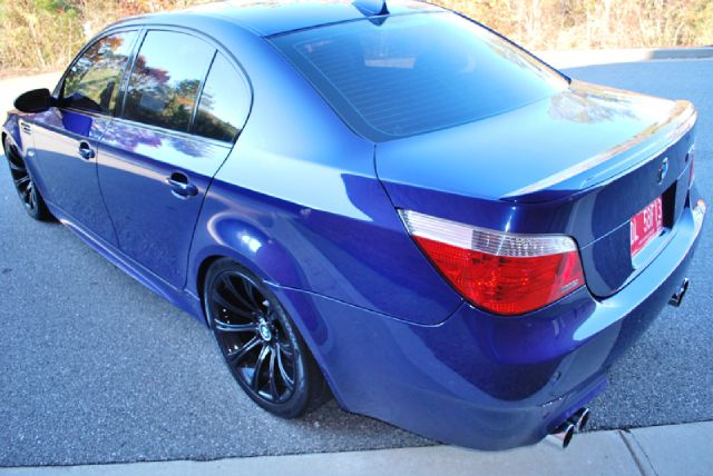 BMW M5 2006 photo 16