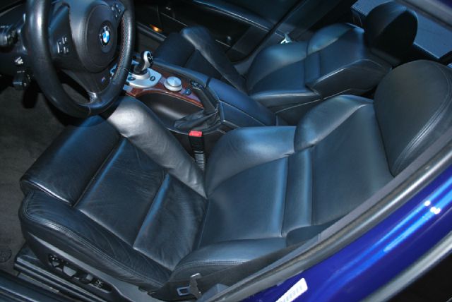 BMW M5 2006 photo 2