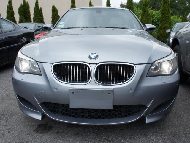 BMW M5 2006 photo 1