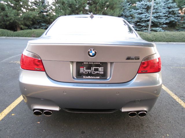 BMW M5 2006 photo 4