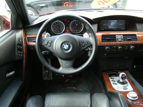 BMW M5 2006 photo 1
