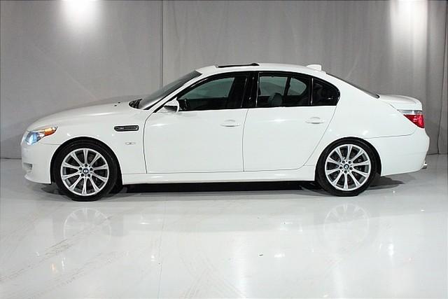 BMW M5 2006 photo 1